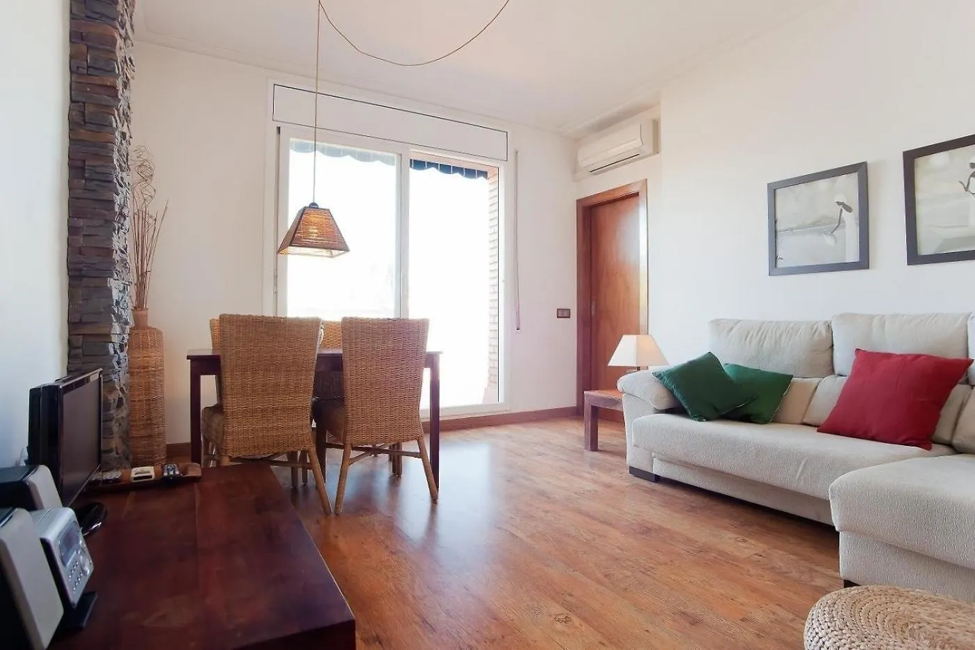 Apartment Ferienwohnung Fuer 4 Personen Ca 75 Qm In Barcelona-Eixample, Costa Brava Costa Del Maresme